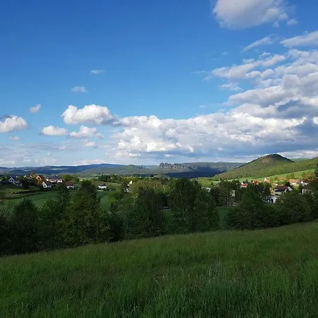 Am Nussbaum * Kleinhennersdorf
